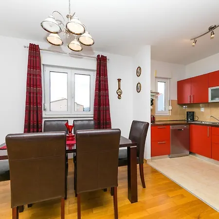 Apartman Marin Lägenhet